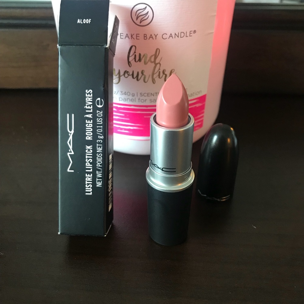 New‼️ MAC Lustre Lipstick shade- Aloof